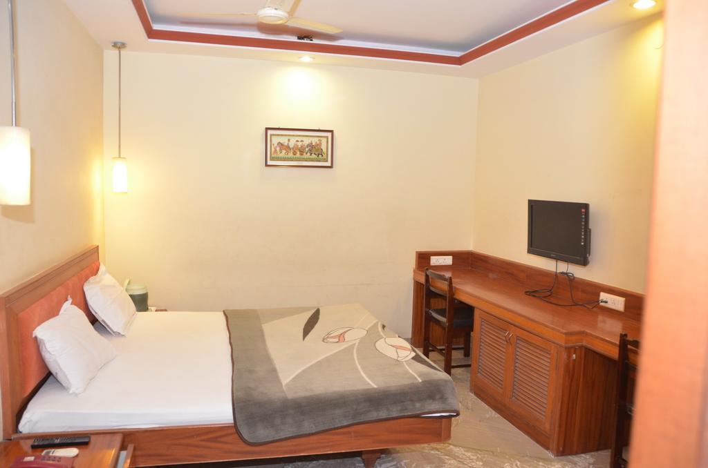 Hotel Raya'S Annexe-1 Kumbakonam Buitenkant foto